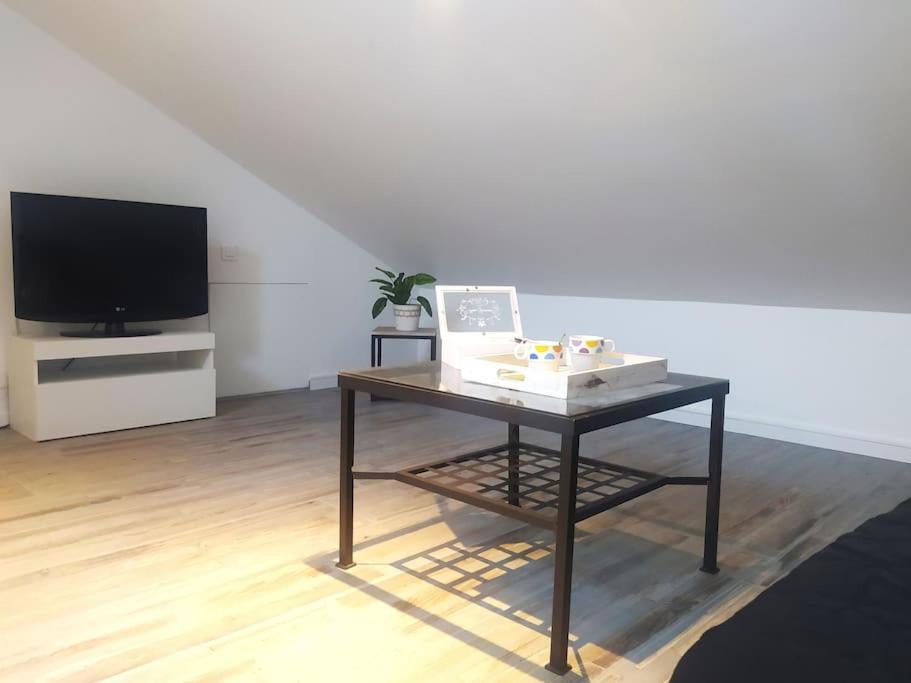 Suite Mansardee Independante, 25Min Lyon-Villefranche Chazay-d'Azergues Екстериор снимка